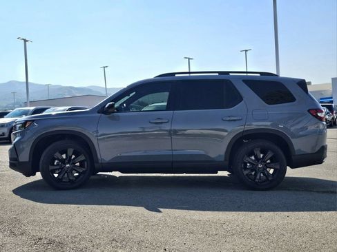 Used 2025 Honda Pilot Black Edition image 18