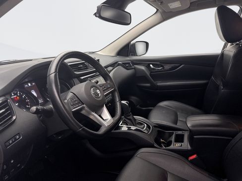 Used 2022 Nissan Rogue Sport SL w/ Premium Package image 9