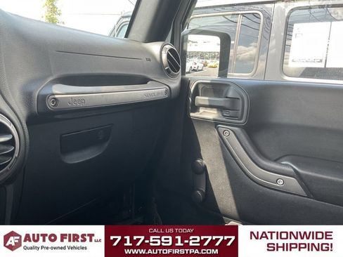 Used 2015 Jeep Wrangler Sport AWD/4WD image 9