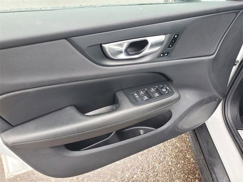 Certified 2025 Volvo V60 B5 Cross Country Plus image 10