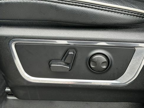 Used 2026 RAM 1500 Laramie AWD/4WD image 12