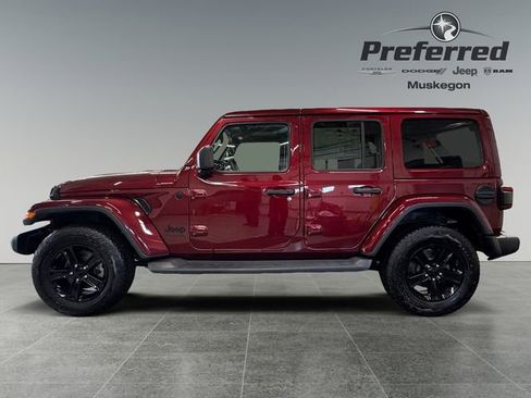 Used 2021 Jeep Wrangler Unlimited Sahara image 9