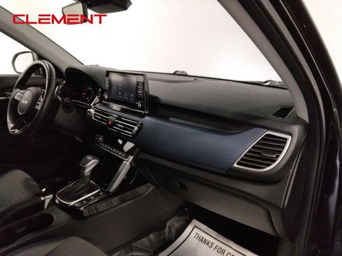 Used 2023 Kia Seltos S image 40