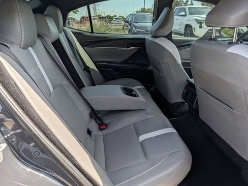 Used 2025 Toyota Camry SE w/ Convenience Package FWD image 29