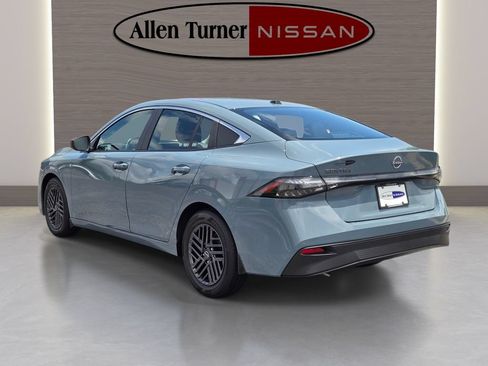 Used 2026 Nissan Sentra SV w/ Floor Mat Package FWD image 9