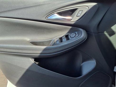 Used 2025 Buick Encore GX Preferred FWD image 19