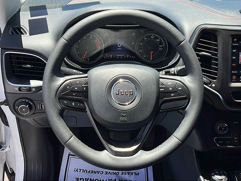 Used 2022 Jeep Cherokee Trailhawk w/ Premium Leather Package AWD/4WD image 22
