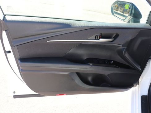 Used 2025 Toyota Camry LE image 8