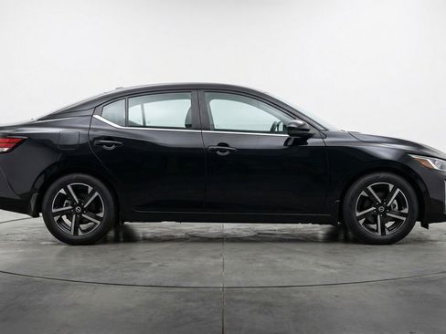 Used 2025 Nissan Sentra SV FWD image 11