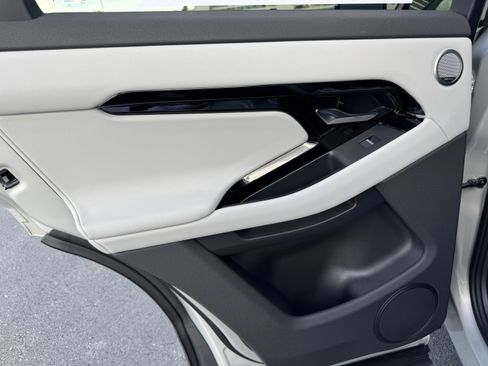 New 2026 Land Rover Range Rover Evoque Dynamic SE AWD/4WD image 29
