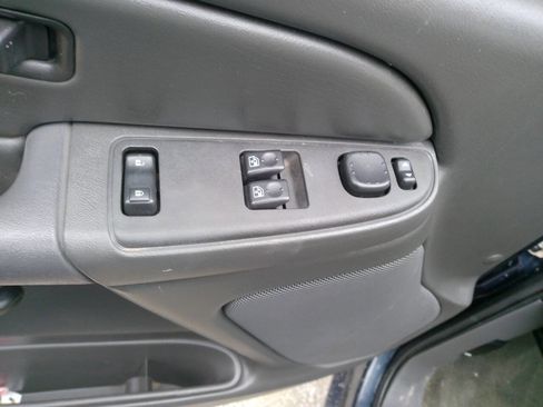 Used 2006 Chevrolet Silverado 2500 LT w/ Snow Plow Prep Package image 33