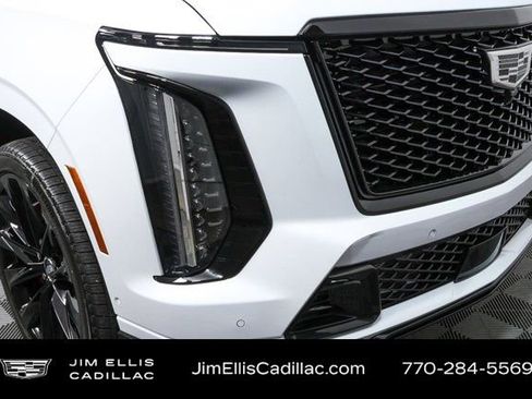 Certified 2026 Cadillac Escalade V w/ LPO, ONYX Package image 40