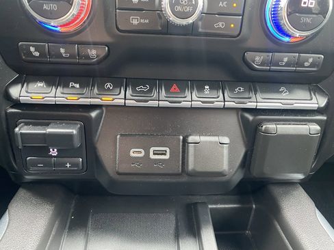 Used 2020 GMC Sierra 1500 Denali w/ Denali Premium Package image 23