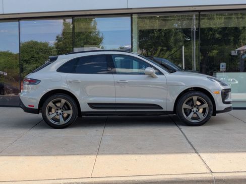 Certified 2026 Porsche Macan image 8