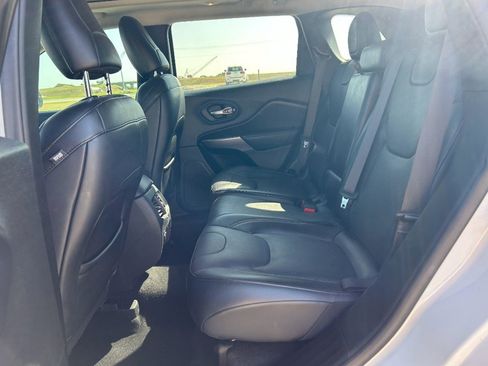 Used 2021 Jeep Cherokee Limited w/ Elite Package image 6