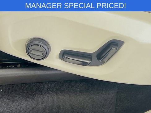 Used 2021 Volvo XC90 T6 Momentum image 13