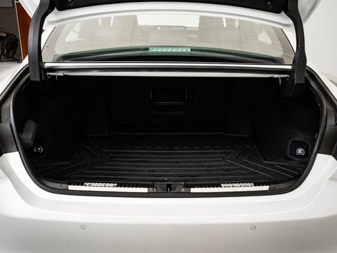 Certified 2025 Lexus ES 300h w/ Luxury Package image 20