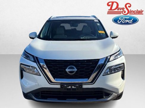 Used 2023 Nissan Rogue SL w/ SL Premium Package image 2