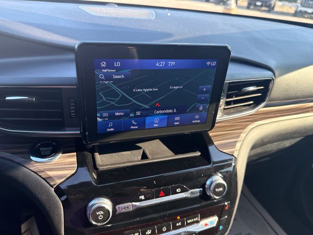Used 2022 Ford Explorer Limited w/ Equipment Group 301A AWD/4WD image 18