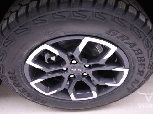 New 2026 Chevrolet Equinox ACTIV w/ Safety and Technology Package image 32