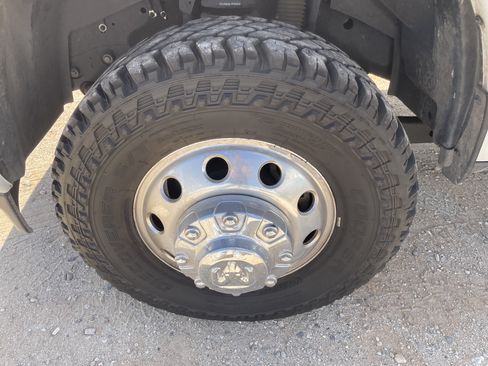 Used 2018 RAM 3500 Laramie AWD/4WD image 9