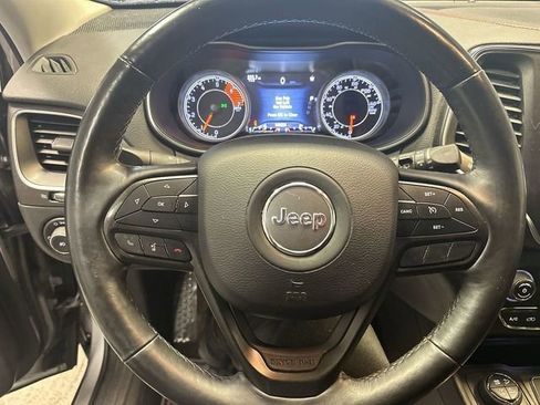 Used 2019 Jeep Cherokee Trailhawk w/ Cold Weather Group image 10