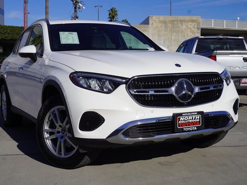 Used 2024 Mercedes-Benz GLC 300 image 2