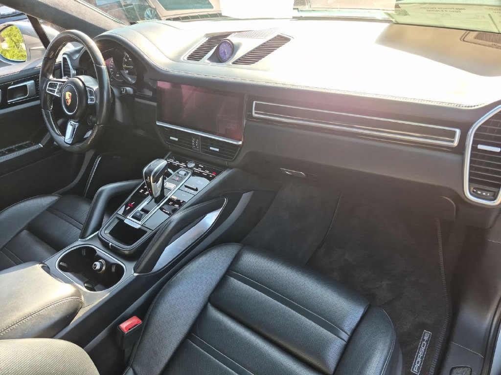 Used 2020 Porsche Cayenne Turbo S AWD/4WD image 22