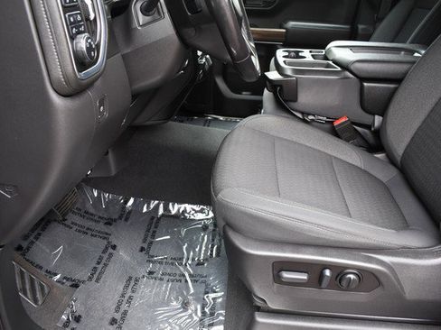 Used 2021 Chevrolet Silverado 1500 RST w/ LPO, Blackout Package AWD/4WD image 15