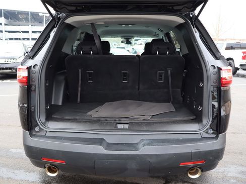 Used 2021 Chevrolet Traverse LT w/ LPO, 'HIT The Road' Package image 5