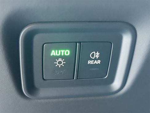 Used 2025 Porsche Cayenne GTS image 30