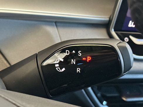 New 2026 Volkswagen Tiguan SE R-Line FWD image 19