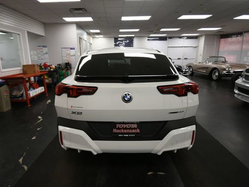 Used 2026 BMW X2 xDrive28i AWD/4WD image 6
