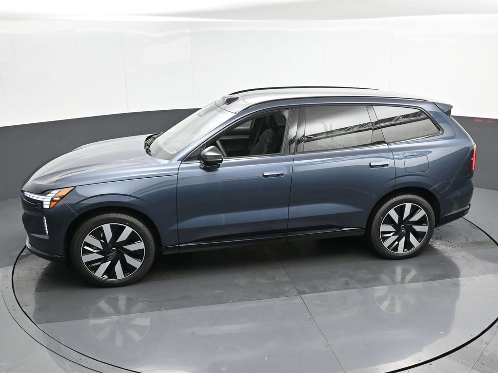 Used 2025 Volvo EX90 Ultra AWD/4WD image 36