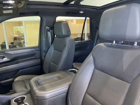 Used 2022 Chevrolet Tahoe Z71 w/ Luxury Package AWD/4WD image 17
