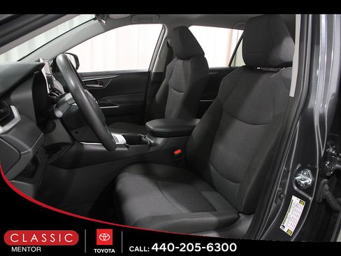 Certified 2025 Toyota RAV4 XLE FWD image 5