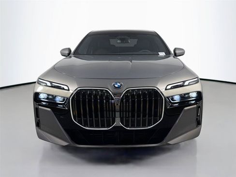 New 2026 BMW 750e xDrive AWD/4WD image 2