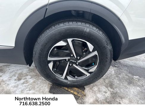 Used 2023 Kia Sportage LX image 12