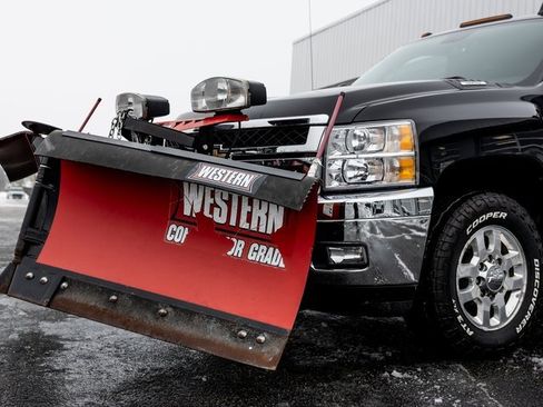 Used 2011 Chevrolet Silverado 2500 LT w/ Interior Plus Package image 4