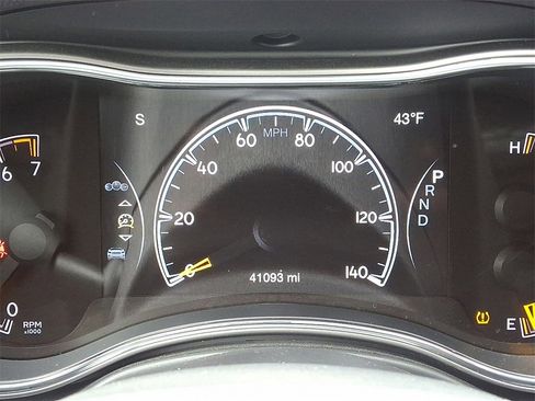 Used 2022 Jeep Grand Cherokee Laredo X image 21