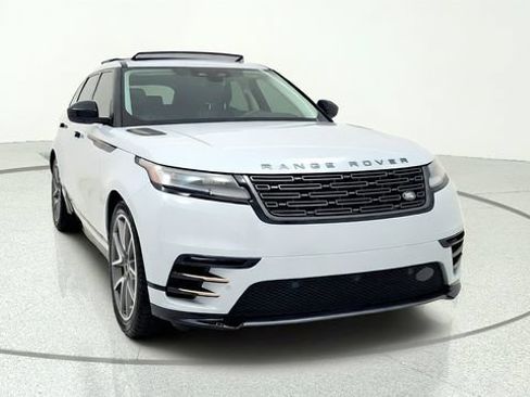 Used 2025 Land Rover Range Rover Velar Dynamic SE AWD/4WD image 2