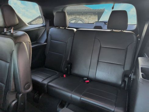Used 2023 Chevrolet Traverse High Country image 22