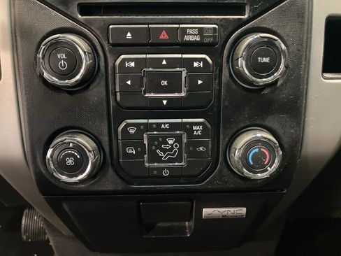 Used 2014 Ford F150 XLT w/ Equipment Group 302A Luxury image 19