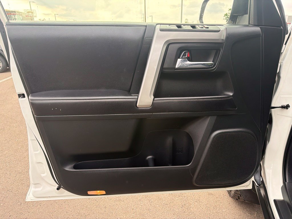 Used 2016 Toyota 4Runner SR5 AWD/4WD image 22