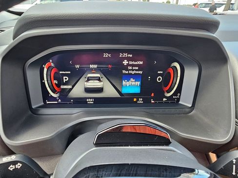 Used 2025 Nissan Rogue SL w/ Tech Package image 23