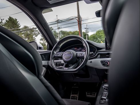 Used 2018 Audi S4 Premium Plus w/ Navigation Package AWD/4WD image 16