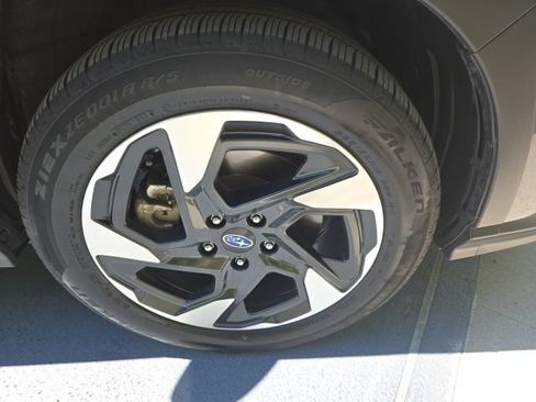 Used 2024 Subaru Crosstrek 2.5i Limited AWD/4WD image 12