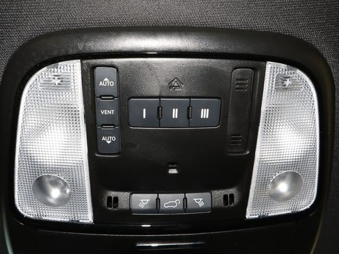 Used 2024 Dodge Durango GT image 33