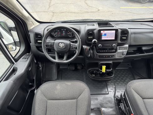Used 2025 RAM ProMaster 2500 w/ Convenience Group FWD image 18