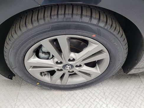 Used 2018 Hyundai Elantra Value Edition image 31